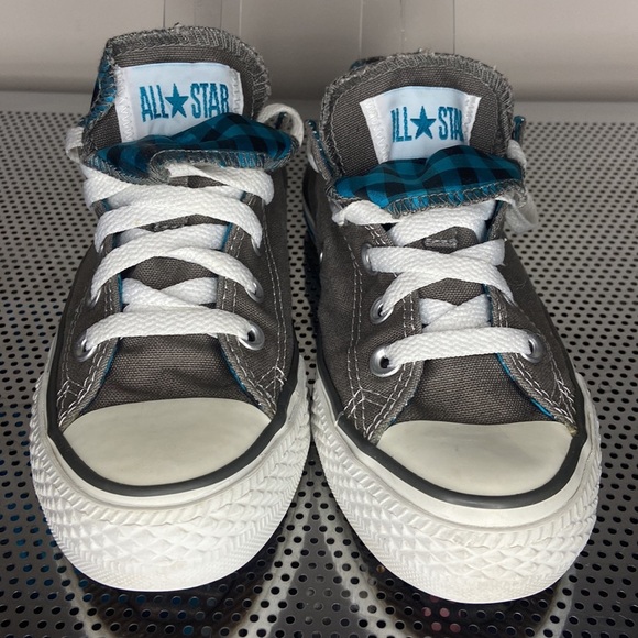 Converse sneakers | Sz 5 W | gray blue plaid | Like New - Picture 2 of 5